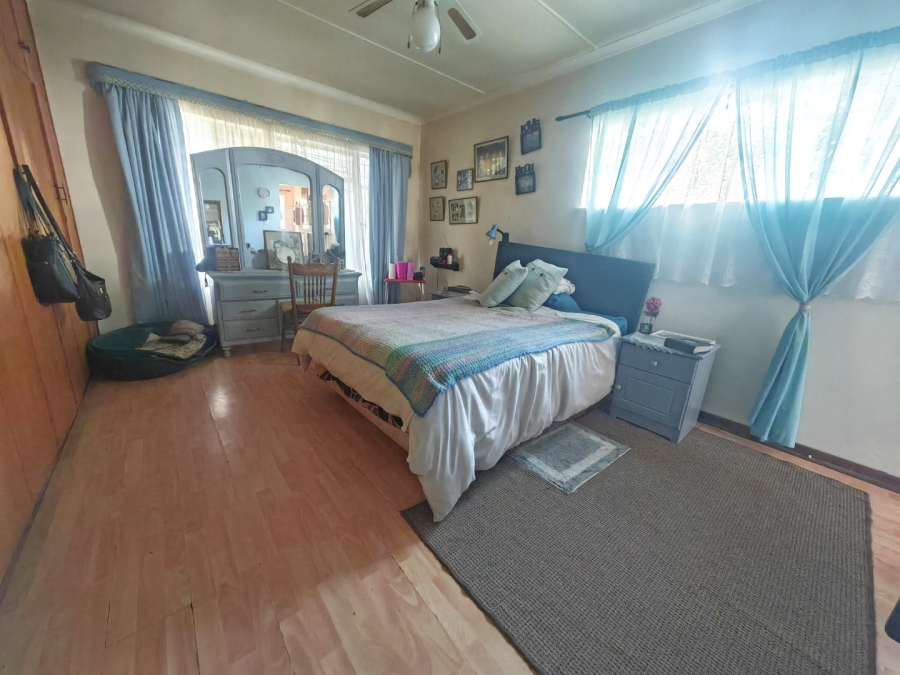 8 Bedroom Property for Sale in Fleurdal Free State
